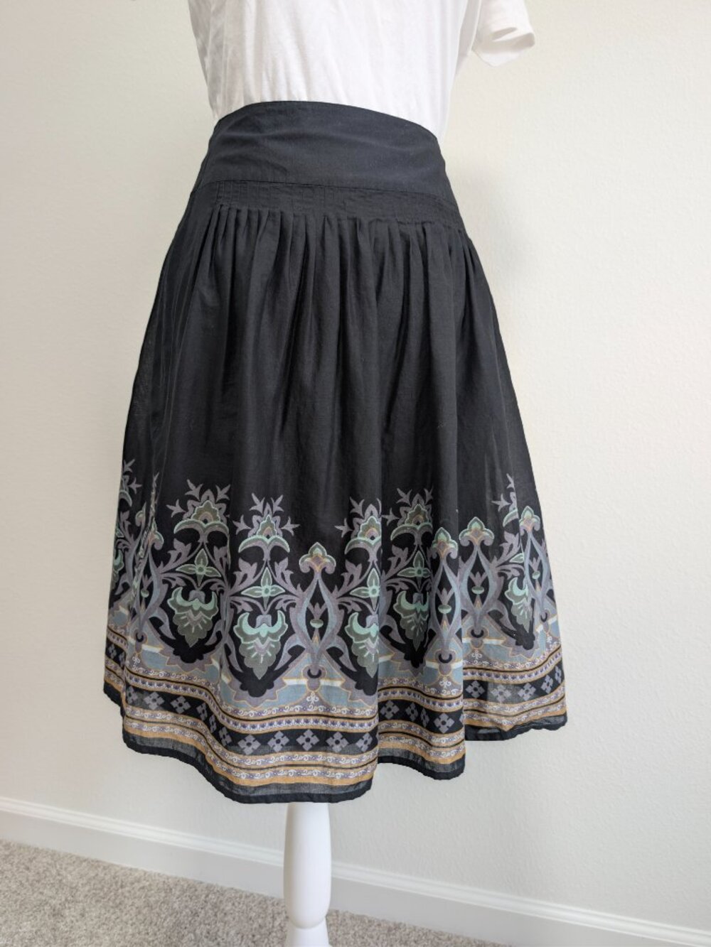 Apostrophe Black Floral Cotton Woven Pleated A-Line Knee Skirt Zip Size 8